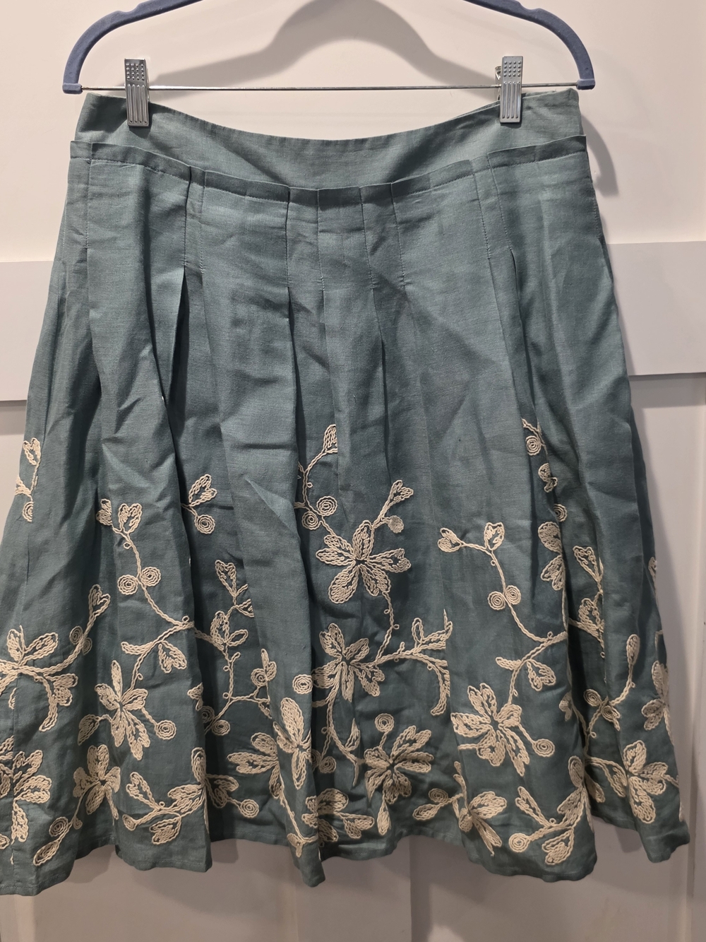 Talbots Women's Pleated Teal 100% Linen  Embroidered Floral Skirt A line Size 8